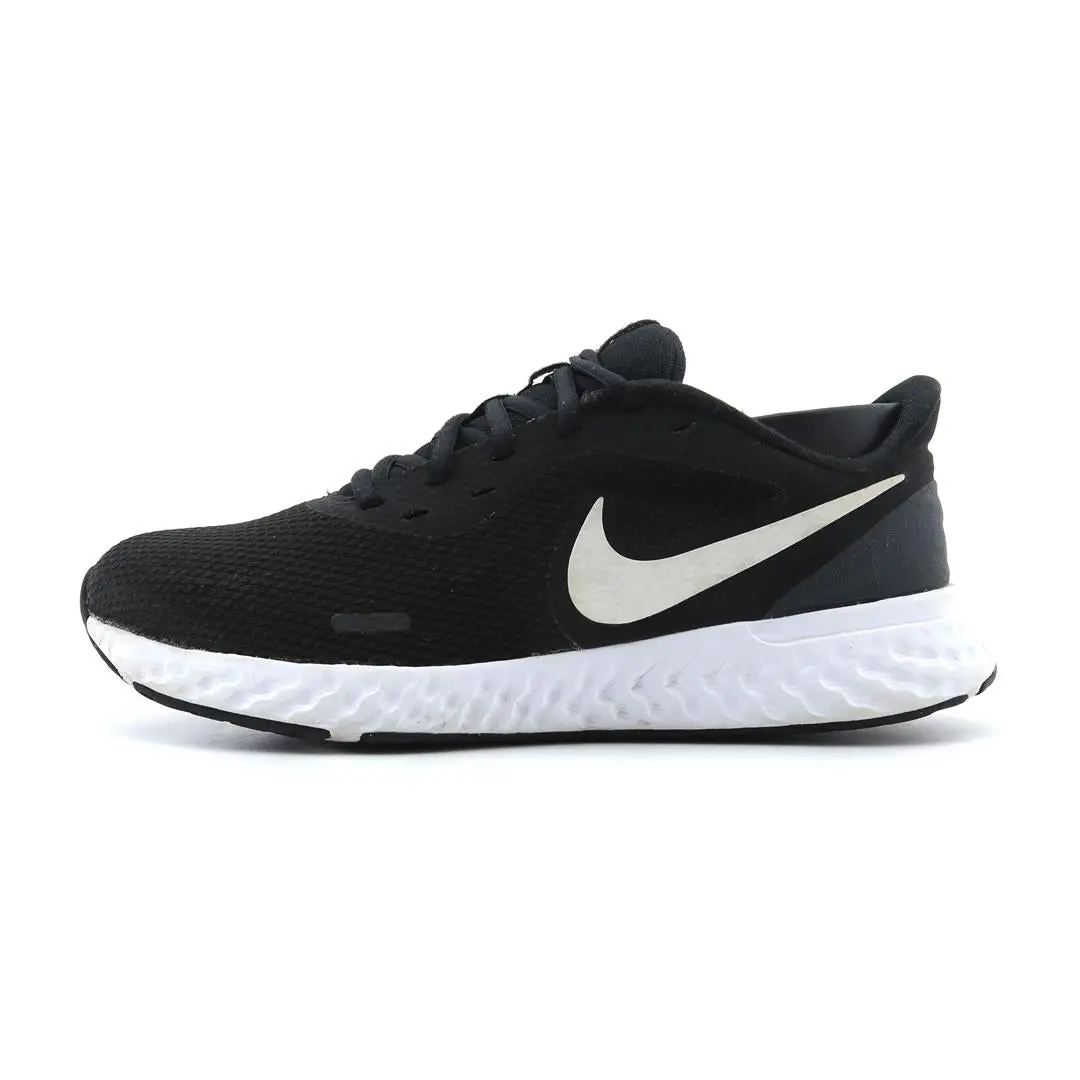 Nike Revolution 5 1