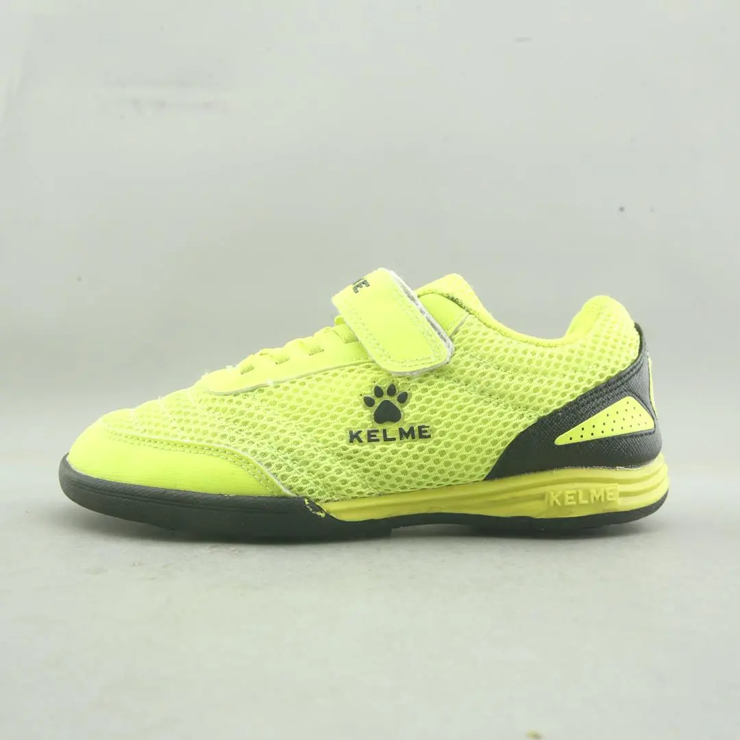 Kelme  Laceless Soccer 1