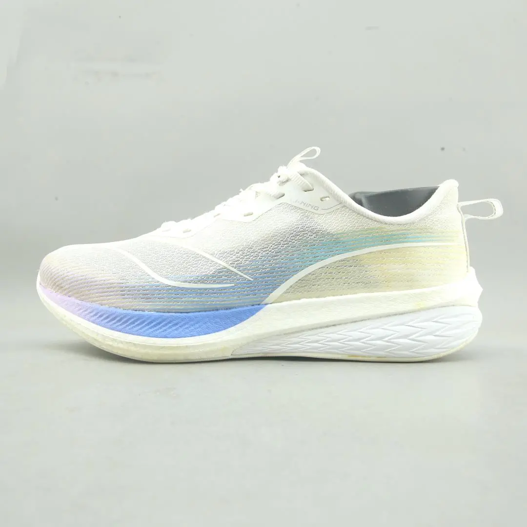 Li-Ning Dark Horse 6 Pro 1