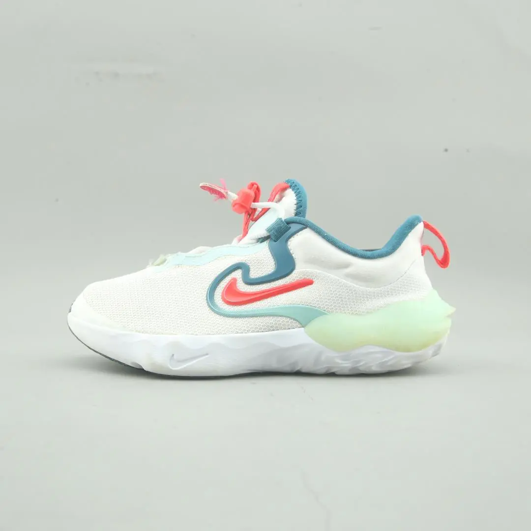 Nike Rum Flow Easy On/Off 1