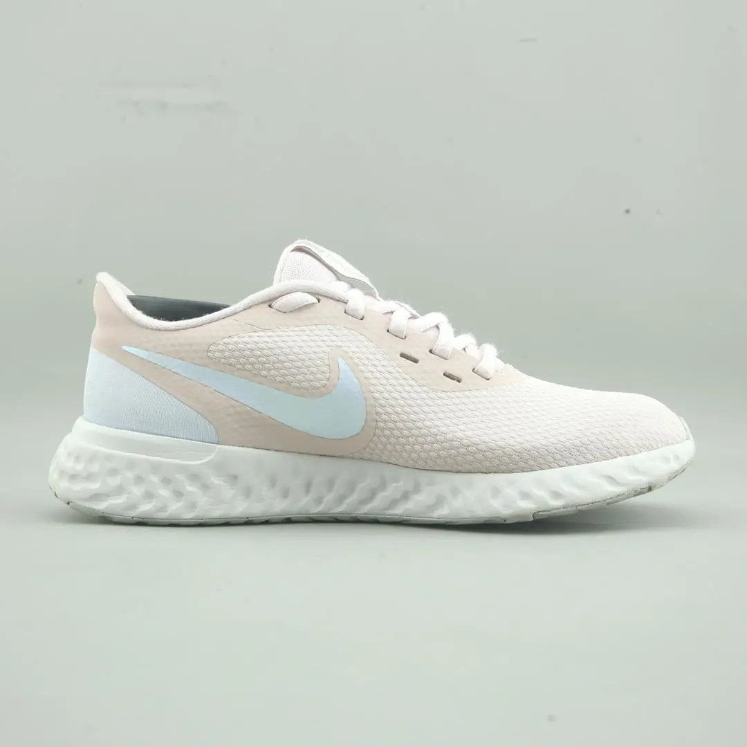 Nike Revolution 5 2