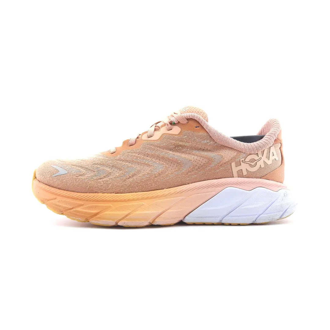 Hoka One One Arahi 6 1