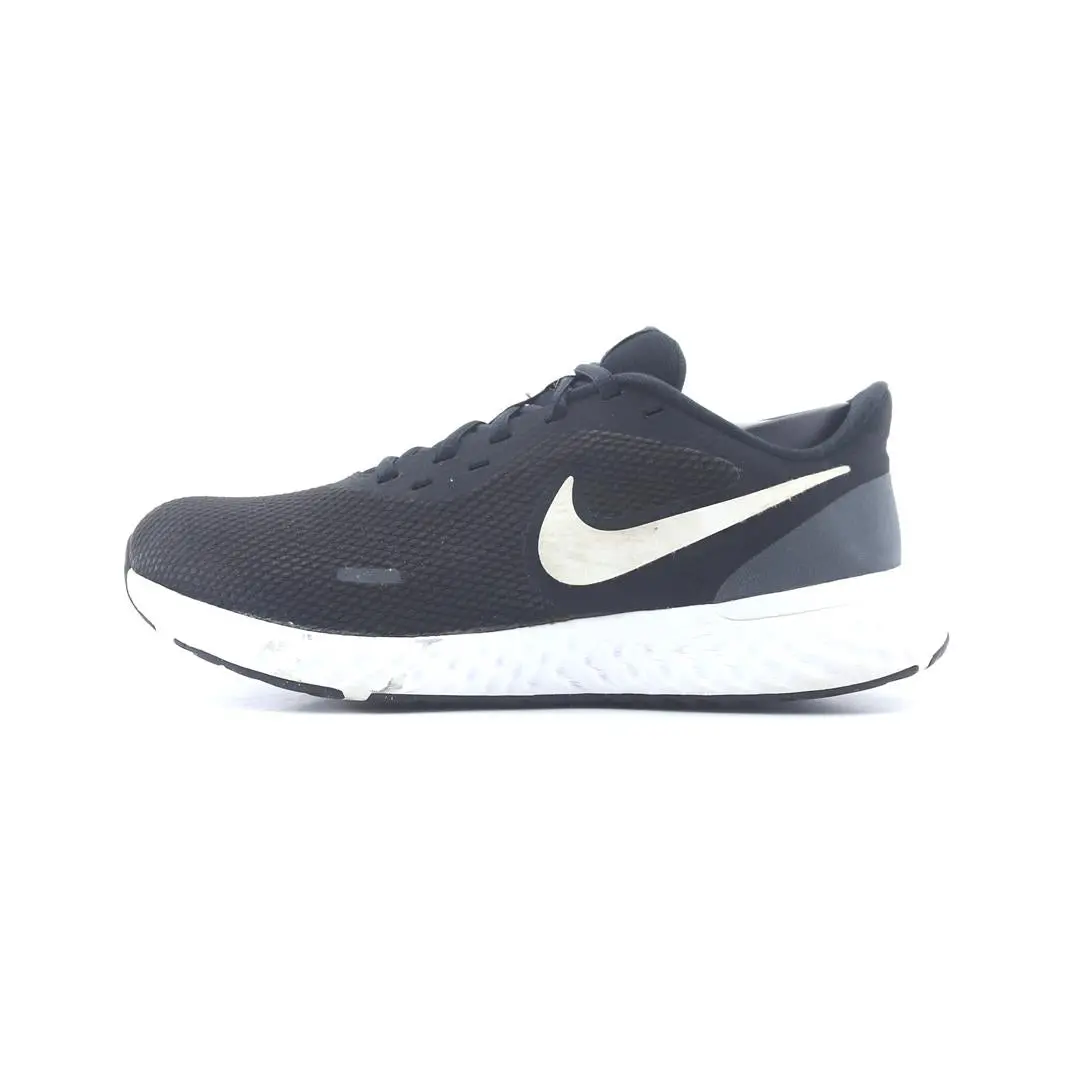Nike Revolution 5 1