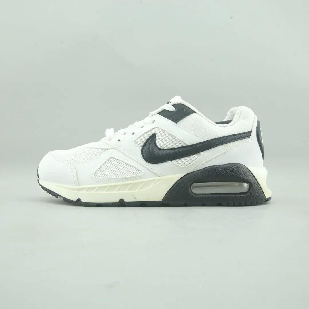 Nike Air Max Ivo 1