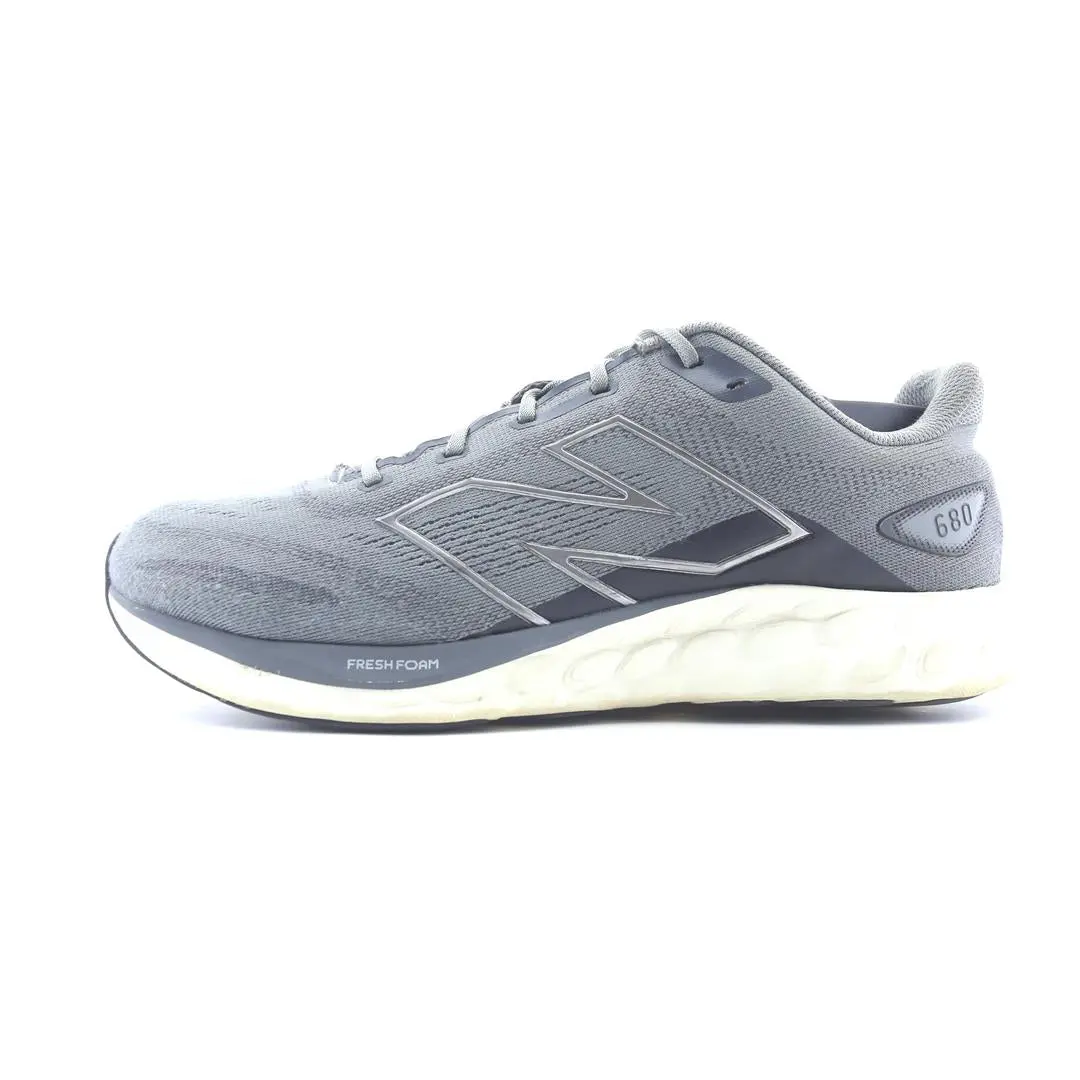 New Balance  Fresh Foam 680V7 1