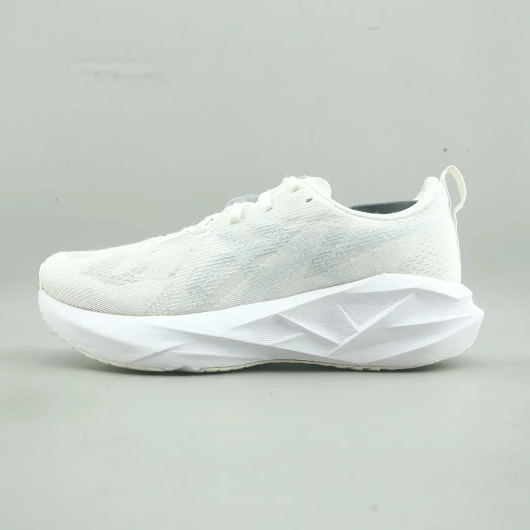 Asics Novablast 5 1