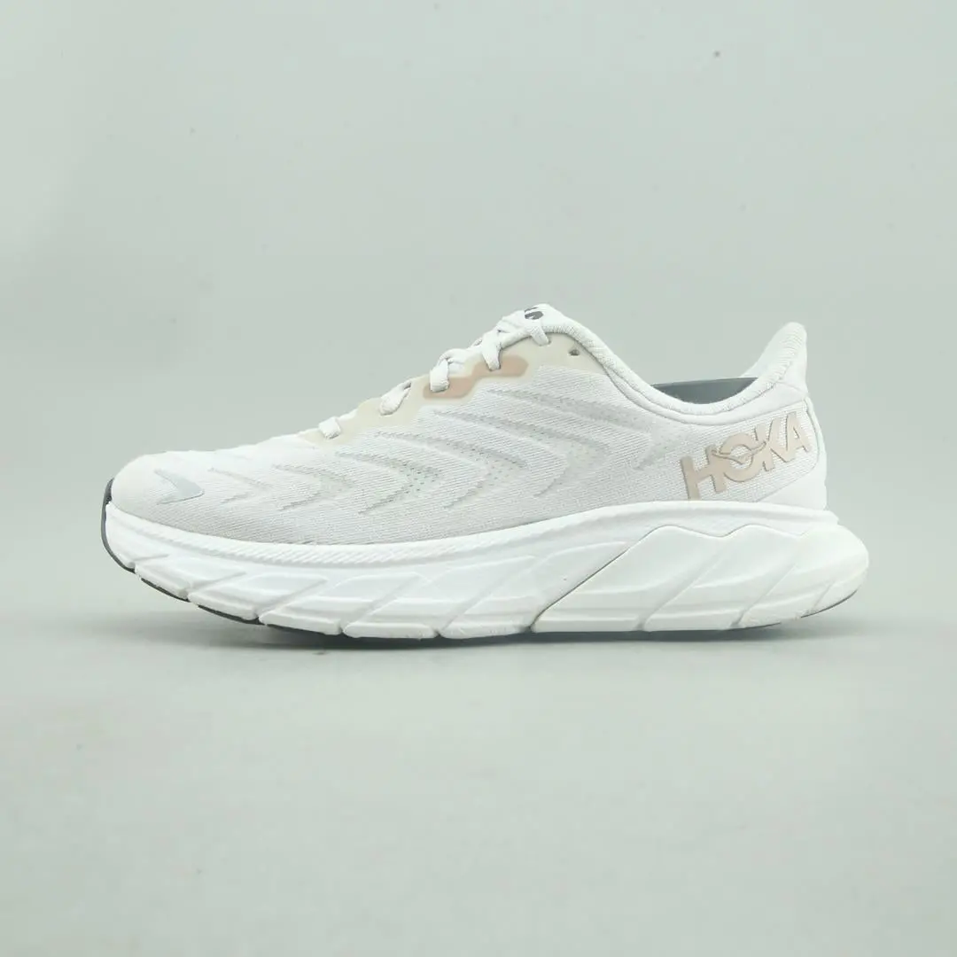Hoka One One Arahi 6 1