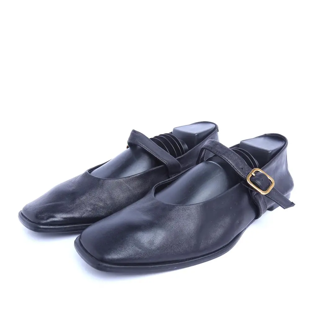 Massimo Dutti  . 1