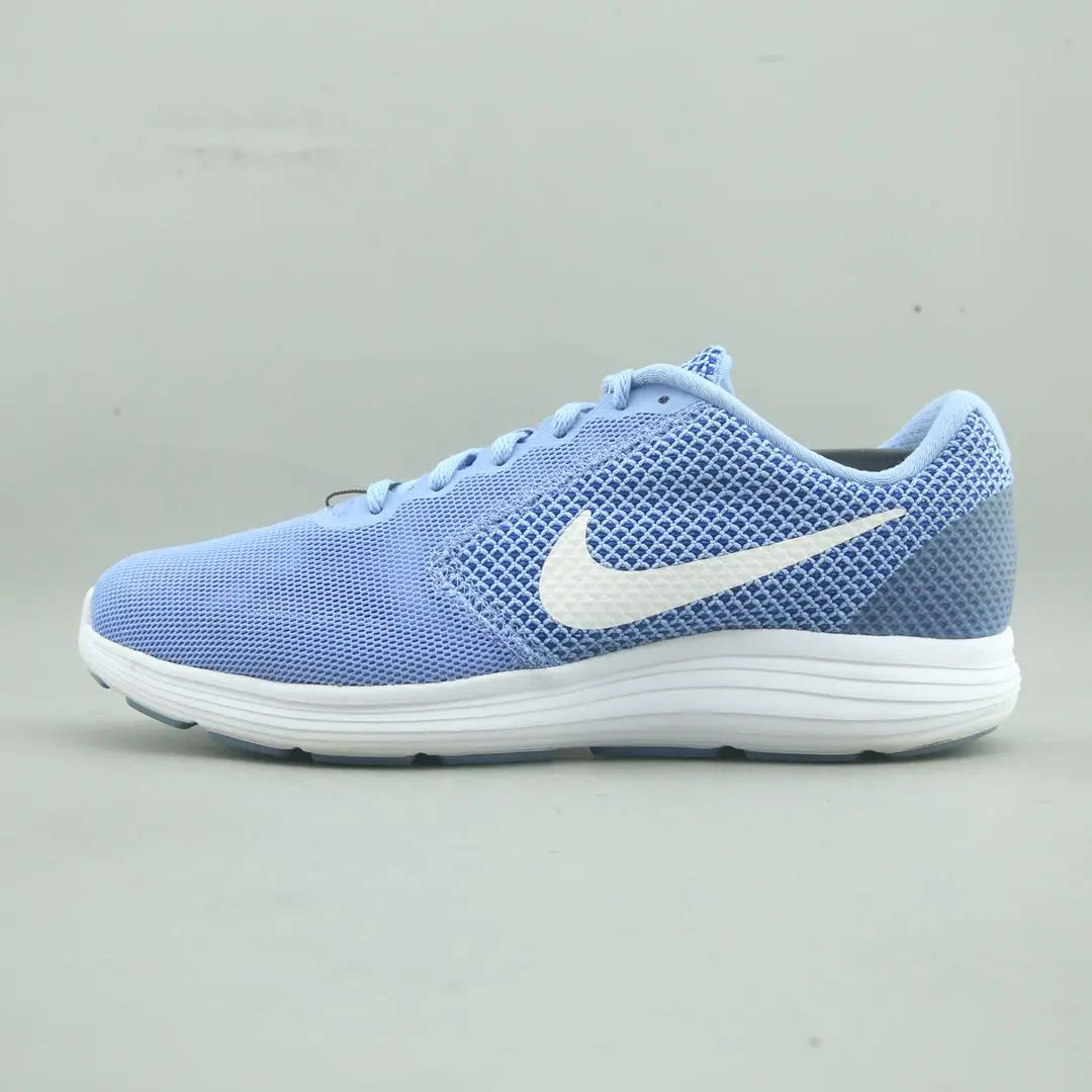 Nike Revolution 3 1