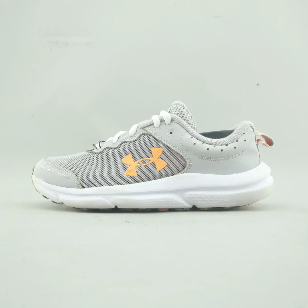 Under Armour Assert 10 1
