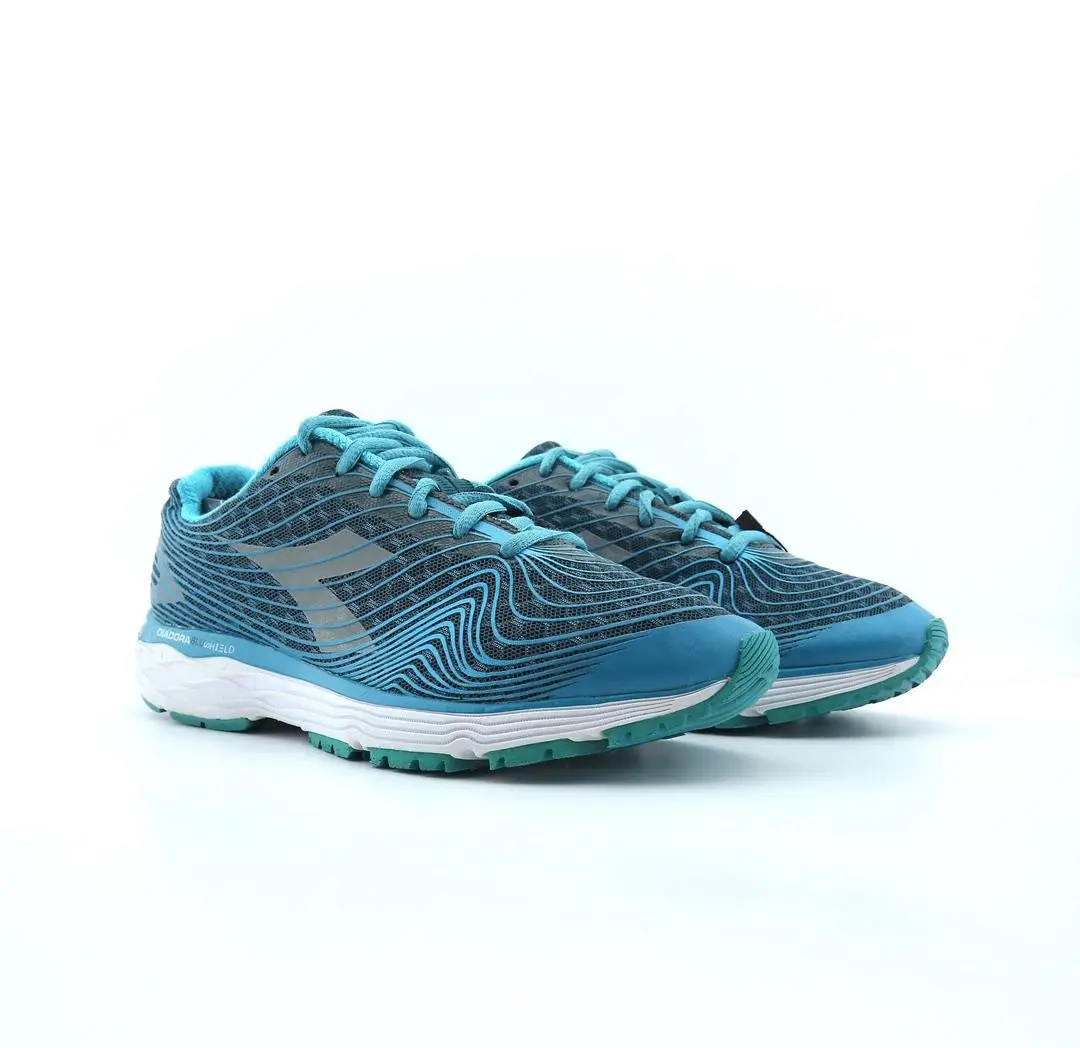 Diadora Mythos Blushield Fly 1
