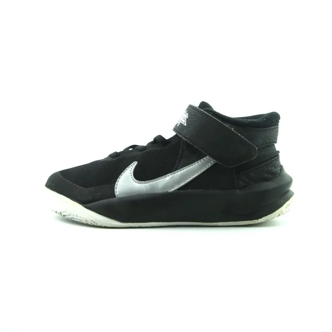 Nike Team Hustle D 10 Flyease 1